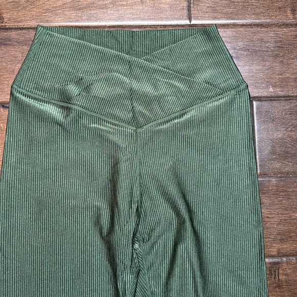 ❤️3/$30 Offline by Aerie Ribbed HiRise Leggings - Picture 3 of 9